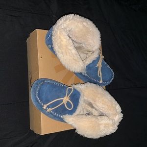 Alena suede ugg slipper bootie